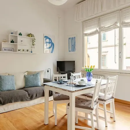 Bright & Cozy, Easy To Reach In Floransa