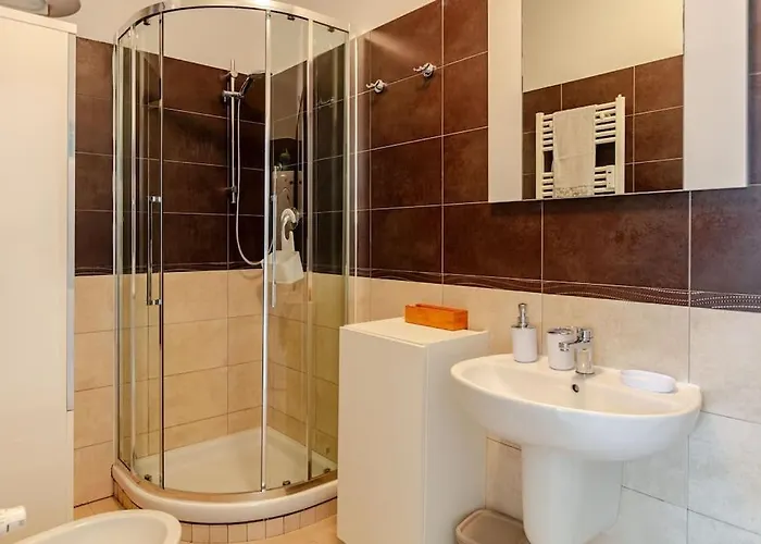 Bright & Cozy, Easy To Reach In Appartement Florence