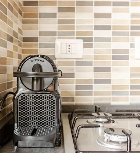 Bright & Cozy, Easy To Reach In Appartement