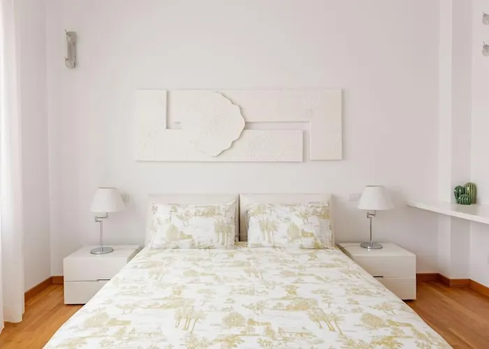 Bright & Cozy, Easy To Reach In Appartement Florence